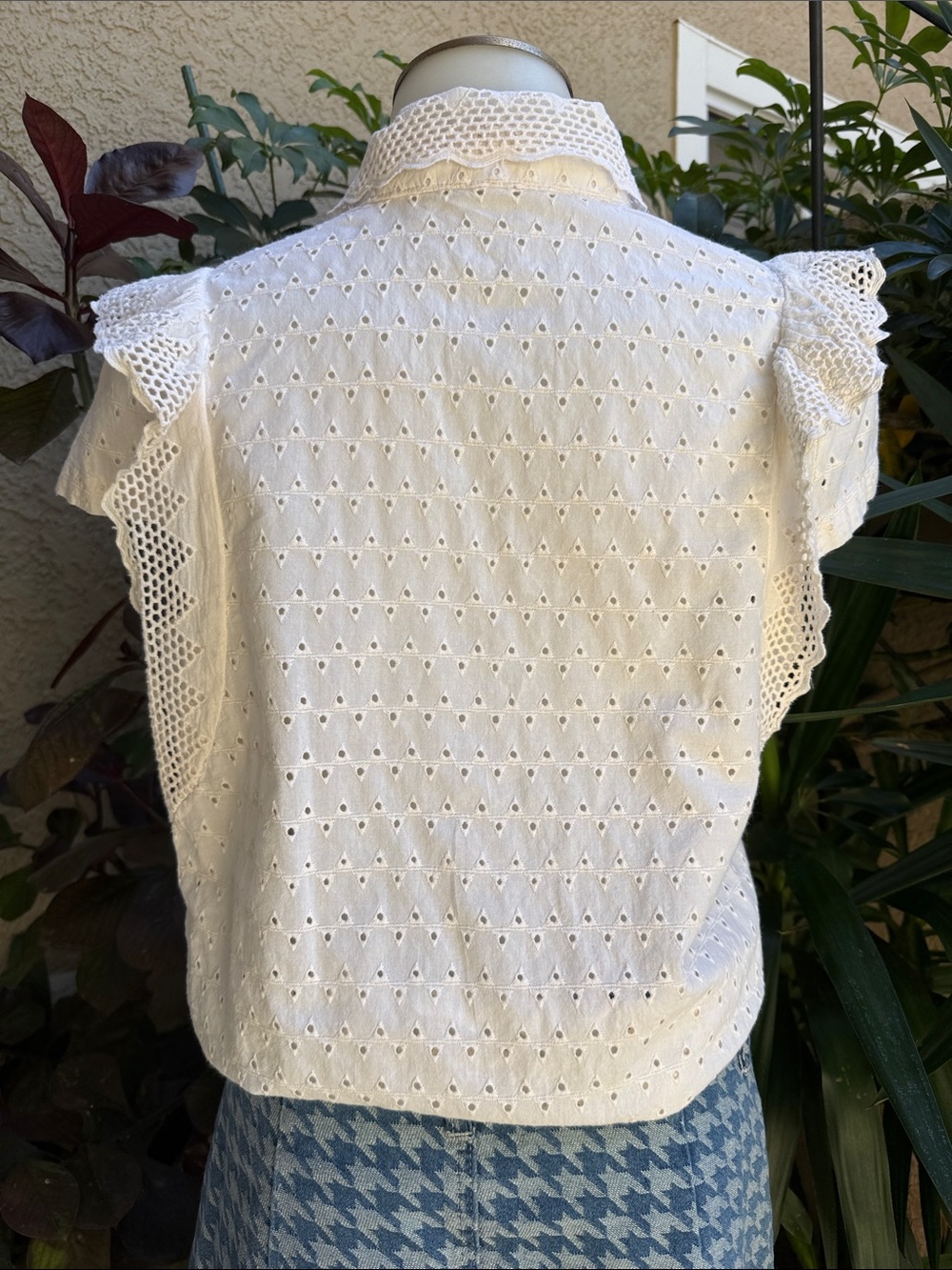 Vintage Cream Eyelet Lace Cotton Button-Front Top - Picture 11 of 12
